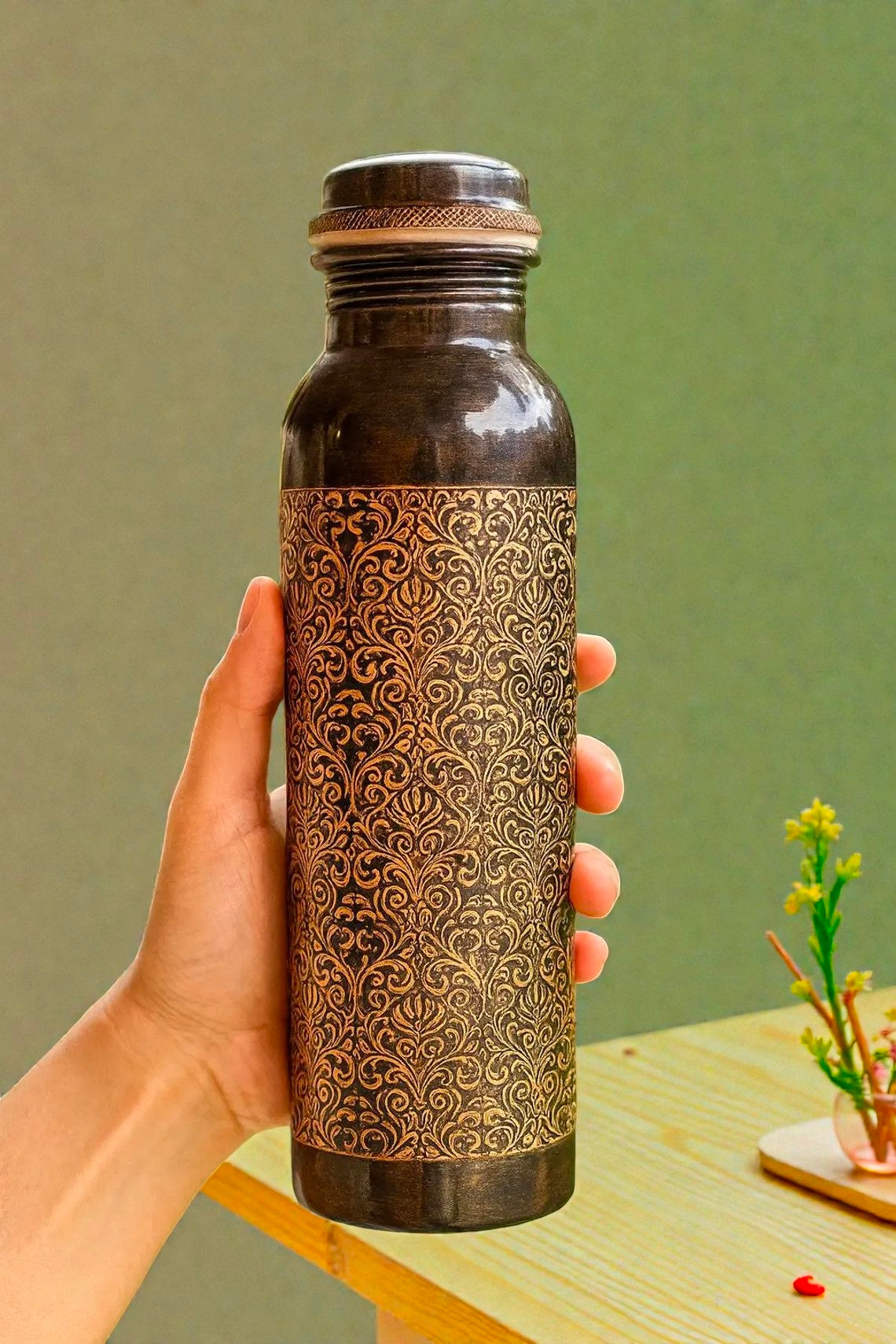 Pure Copper Water Bottle for Drinking Water, 34 Oz Stay Hydrated and Enjoy Ayurvedic Benefits – Leak-Proof, Temperature Retention, Eco-Friendly Design – Durable Copper Bottle
